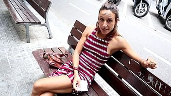 Play I meet my favourite amateur pornstar in the street and we fuck