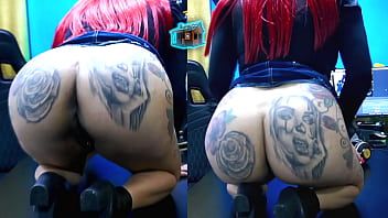 Play She got on all fours at the table and pranced to the very hot presenter - Bia Ruiva Podcast Pápum no Barraco! COMPLETE ON RED/SHEER