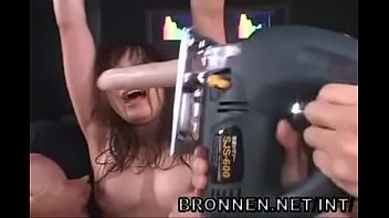 Play Japanese girl extreme bdsm rough sex and squirting - BRONNEN.NET/INT/