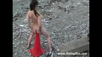 Play Crazy anal and pussy insertions at the beach