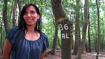 Play Georgous amateur exhib milf gets rendez vous in a wood before anal sex at home