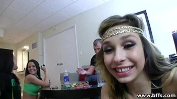 Play BFFs - Teen junkies on a threesome sex party