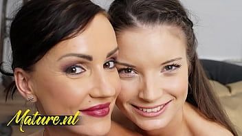 Play Elen Million Gets Seduced By Her Beautiful Lesbian Step Dauhgter Anita Bellini