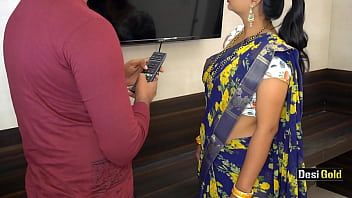 Play Indian Bhabhi Seduces TV Mechanic For Sex With Clear Hindi Audio